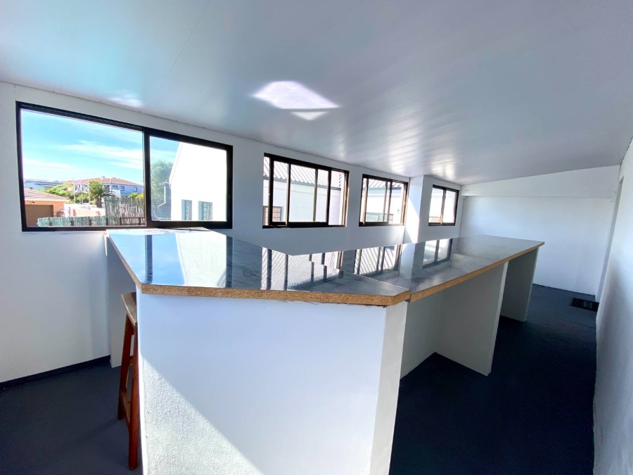 7 Bedroom Property for Sale in Myburgh Park Western Cape